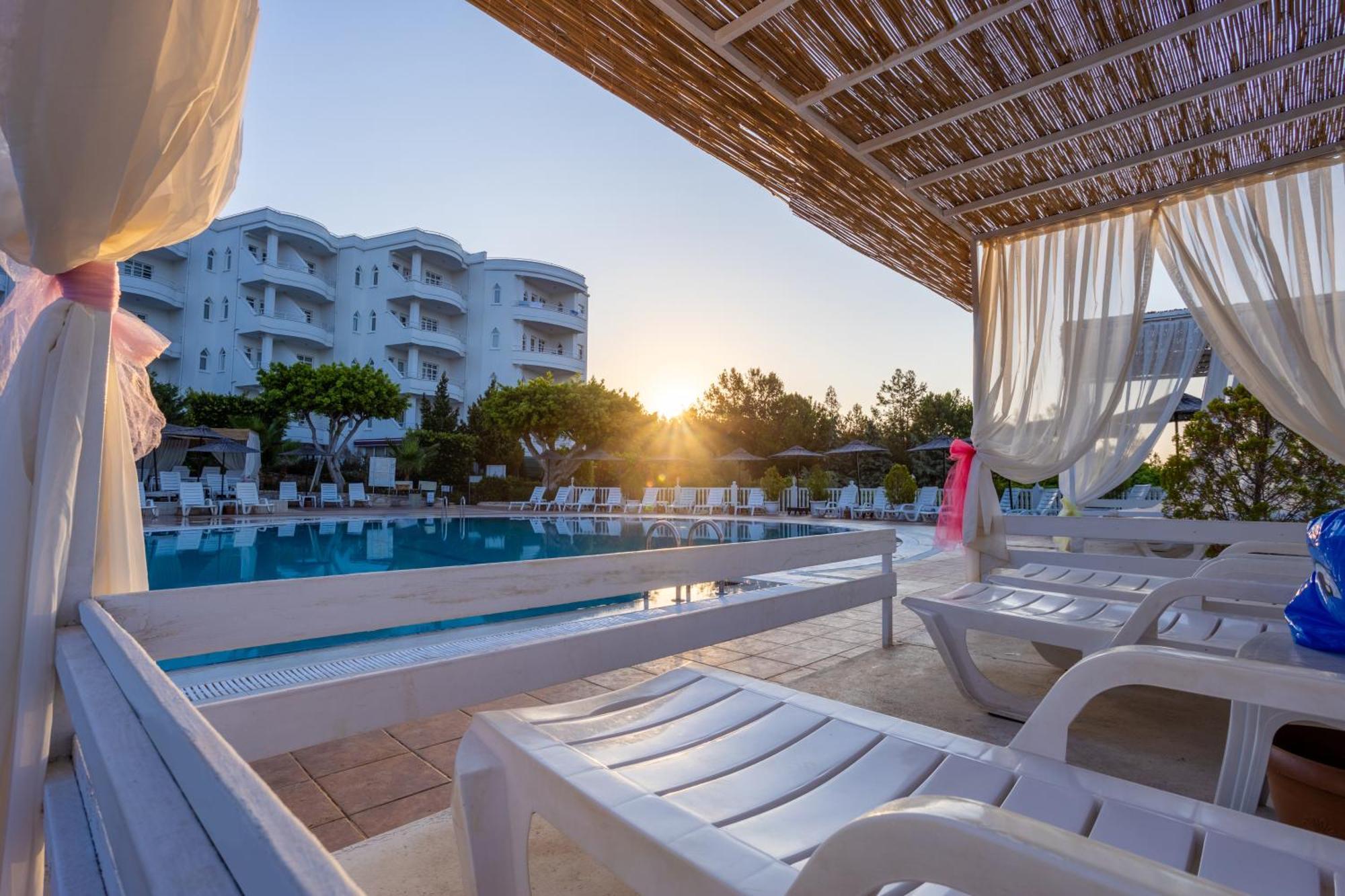 Olbios Marina Resort Hotel Kumkuyu エクステリア 写真